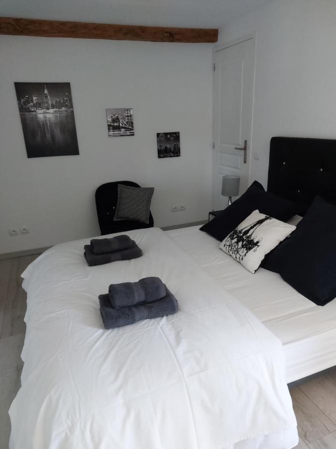 Les Dauphins Apartment Saint-Romain-de-Jalionas ภายนอก รูปภาพ