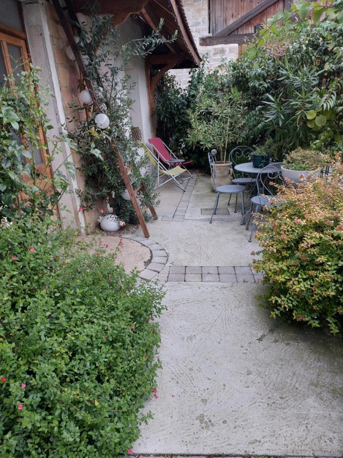 Les Dauphins Apartment Saint-Romain-de-Jalionas ภายนอก รูปภาพ