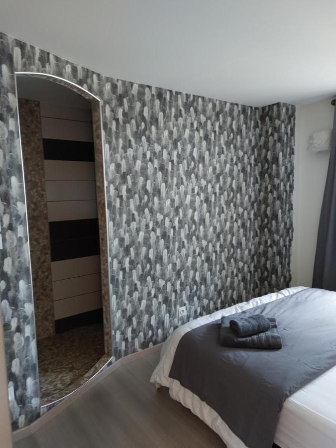 Les Dauphins Apartment Saint-Romain-de-Jalionas ภายนอก รูปภาพ