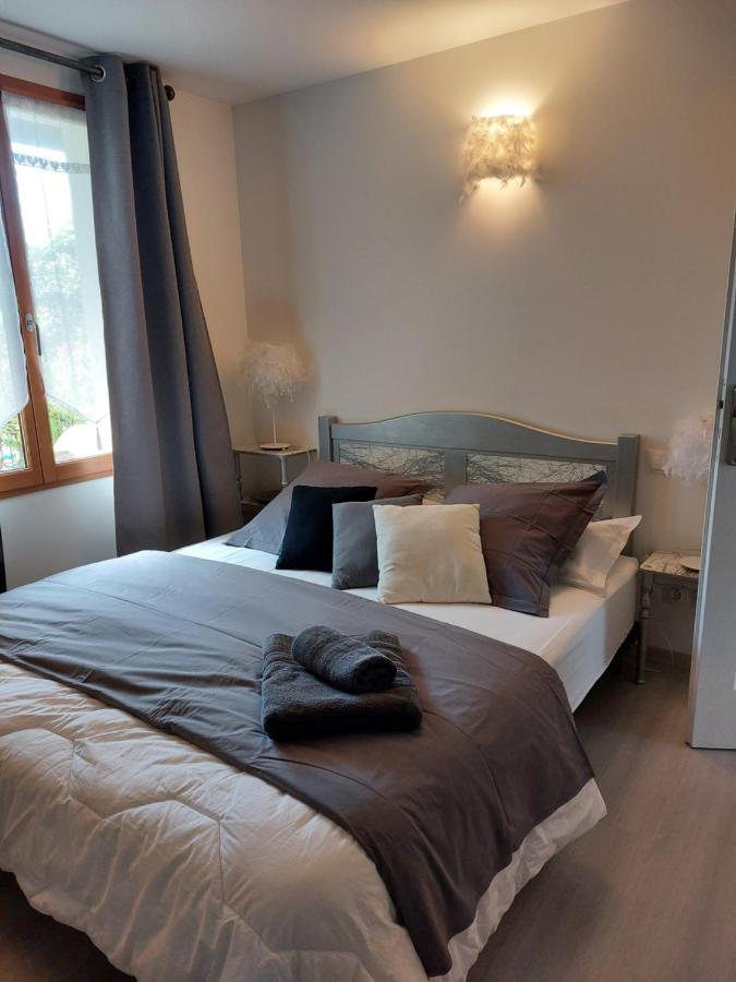 Les Dauphins Apartment Saint-Romain-de-Jalionas ภายนอก รูปภาพ