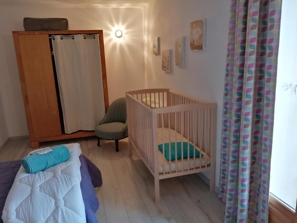 Les Dauphins Apartment Saint-Romain-de-Jalionas ภายนอก รูปภาพ