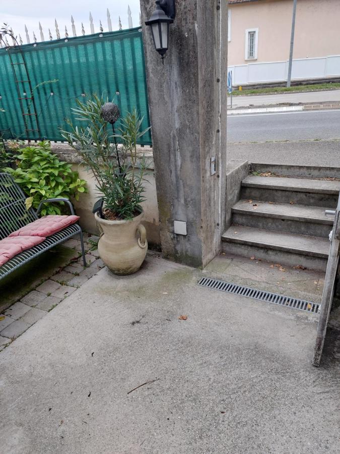 Les Dauphins Apartment Saint-Romain-de-Jalionas ภายนอก รูปภาพ