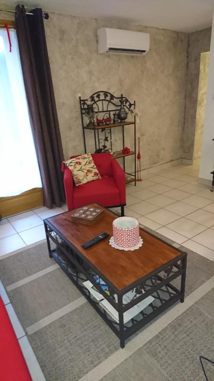 Les Dauphins Apartment Saint-Romain-de-Jalionas ภายนอก รูปภาพ